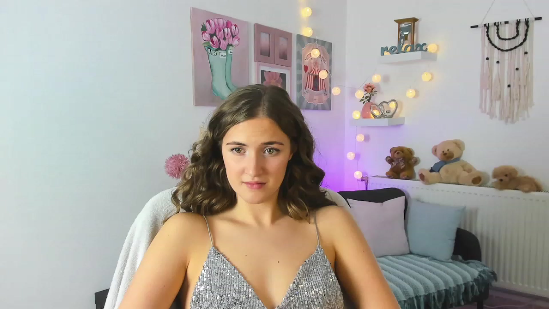 Gallery image thumbnail from Abbey_Grey's myfreecams stream on, 12/18/2022, 17:36 image 11 of 20