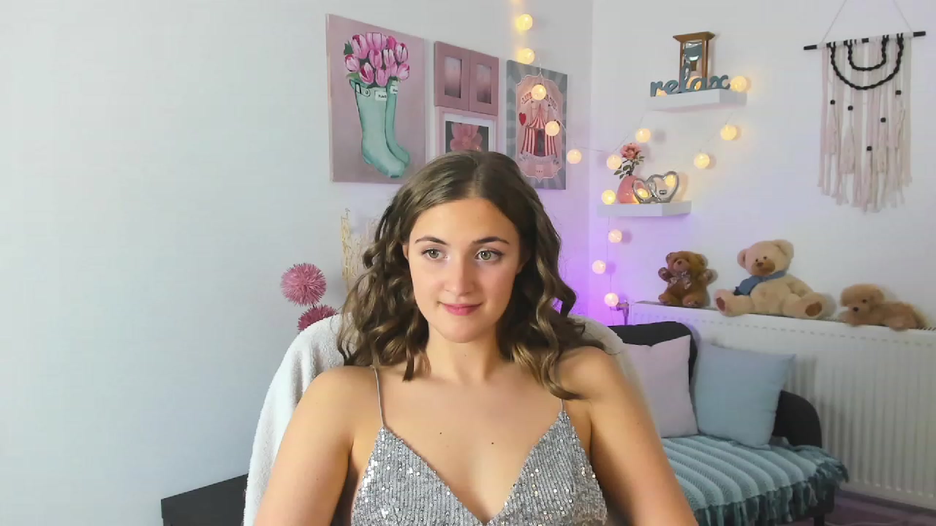 Gallery image thumbnail from Abbey_Grey's myfreecams stream on, 12/18/2022, 19:06 image 15 of 20