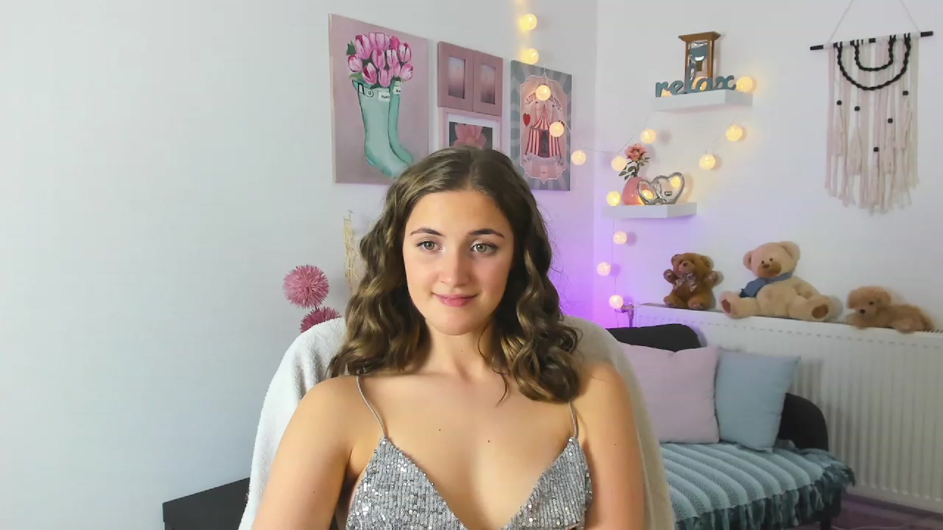 Gallery image thumbnail from Abbey_Grey's myfreecams stream on, 12/18/2022, 20:05 image 11 of 20