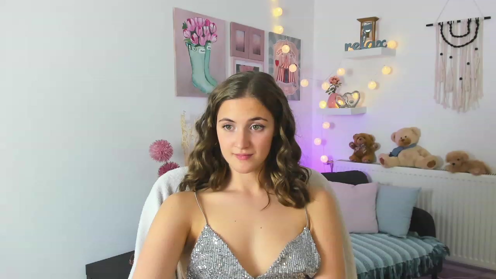 Gallery image thumbnail from Abbey_Grey's myfreecams stream on, 12/18/2022, 20:05 image 10 of 20