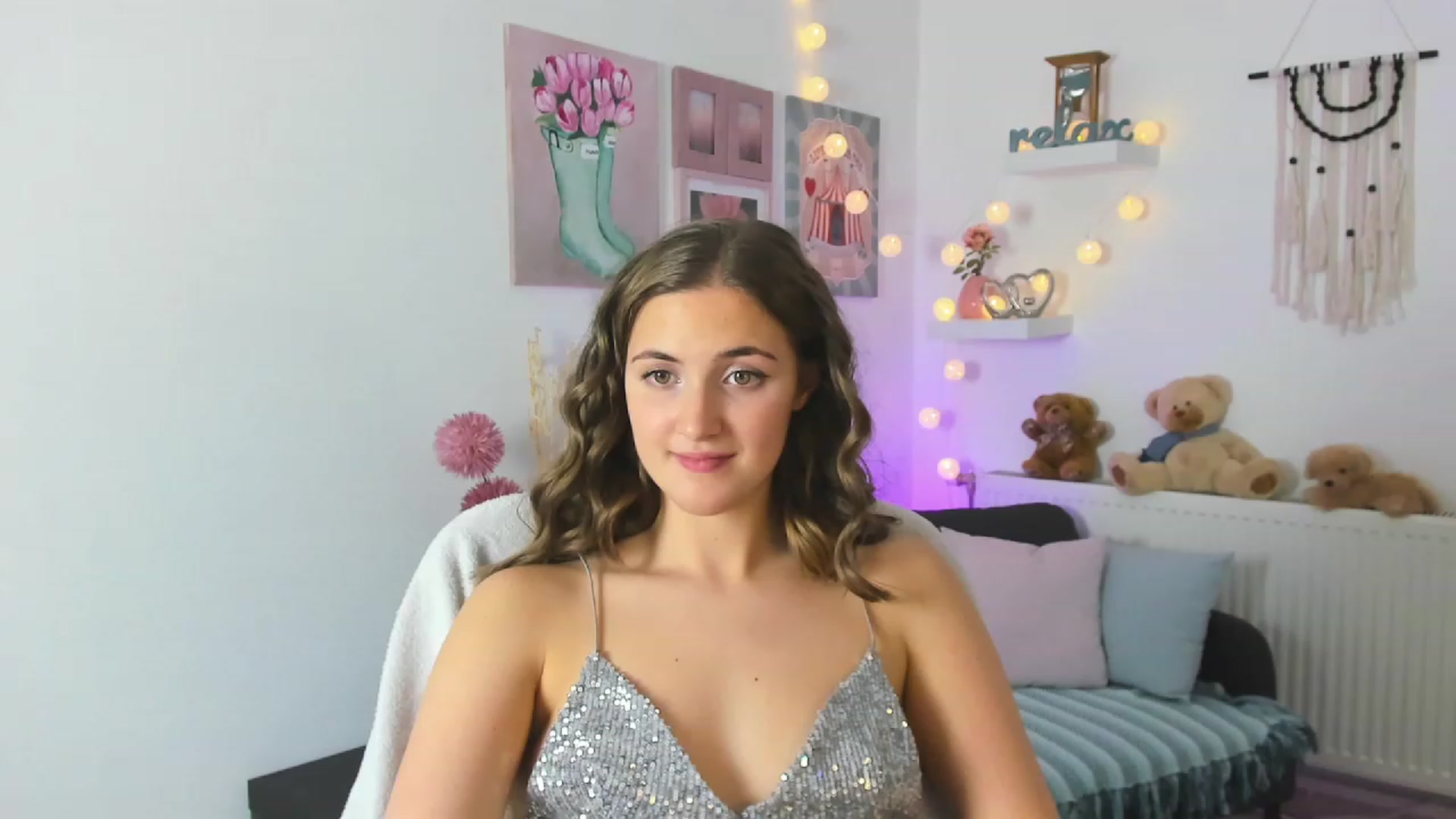 Gallery image thumbnail from Abbey_Grey's myfreecams stream on, 12/18/2022, 20:05 image 15 of 20