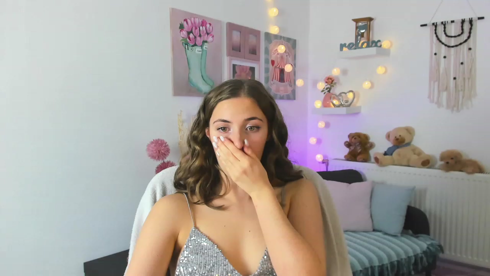 Gallery image thumbnail from Abbey_Grey's myfreecams stream on, 12/18/2022, 20:05 image 2 of 20