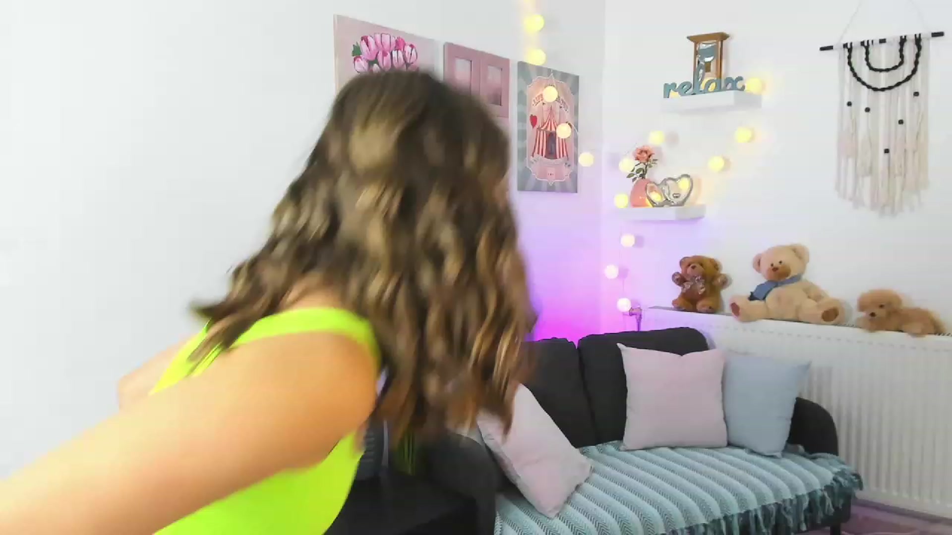 Gallery image thumbnail from Abbey_Grey's myfreecams stream on, 12/19/2022, 16:56 image 13 of 20