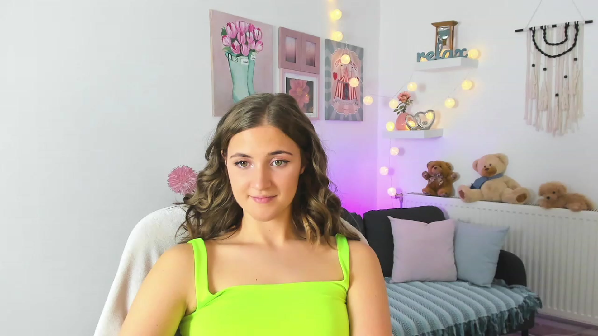 Gallery image thumbnail from Abbey_Grey's myfreecams stream on, 12/19/2022, 16:56 image 10 of 20