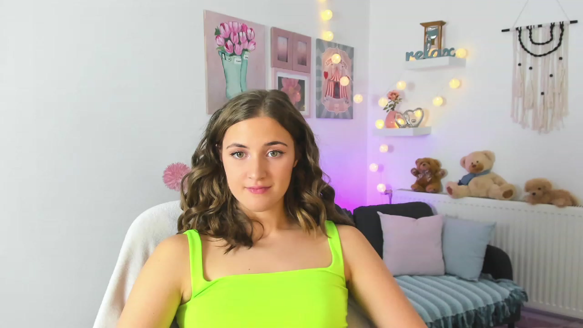 Gallery image thumbnail from Abbey_Grey's myfreecams stream on, 12/19/2022, 16:56 image 8 of 20