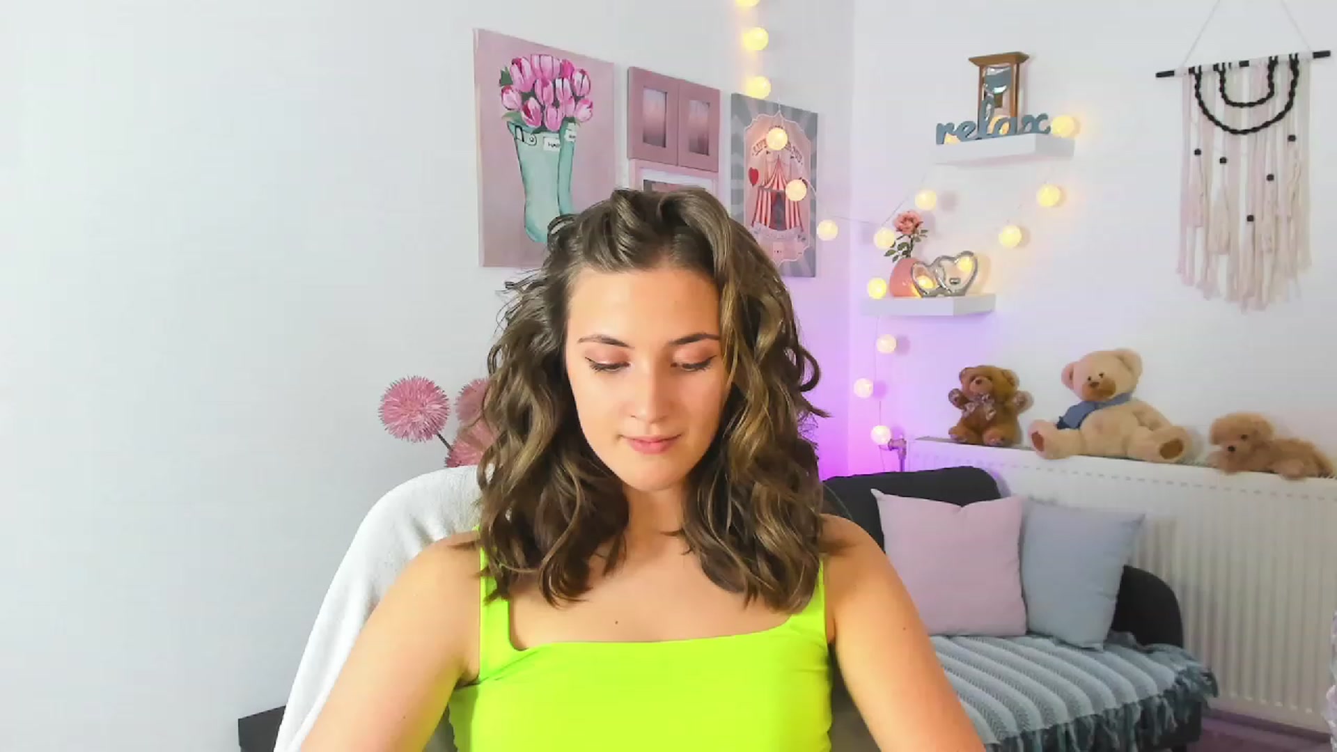 Gallery image thumbnail from Abbey_Grey's myfreecams stream on, 12/19/2022, 18:55 image 11 of 20
