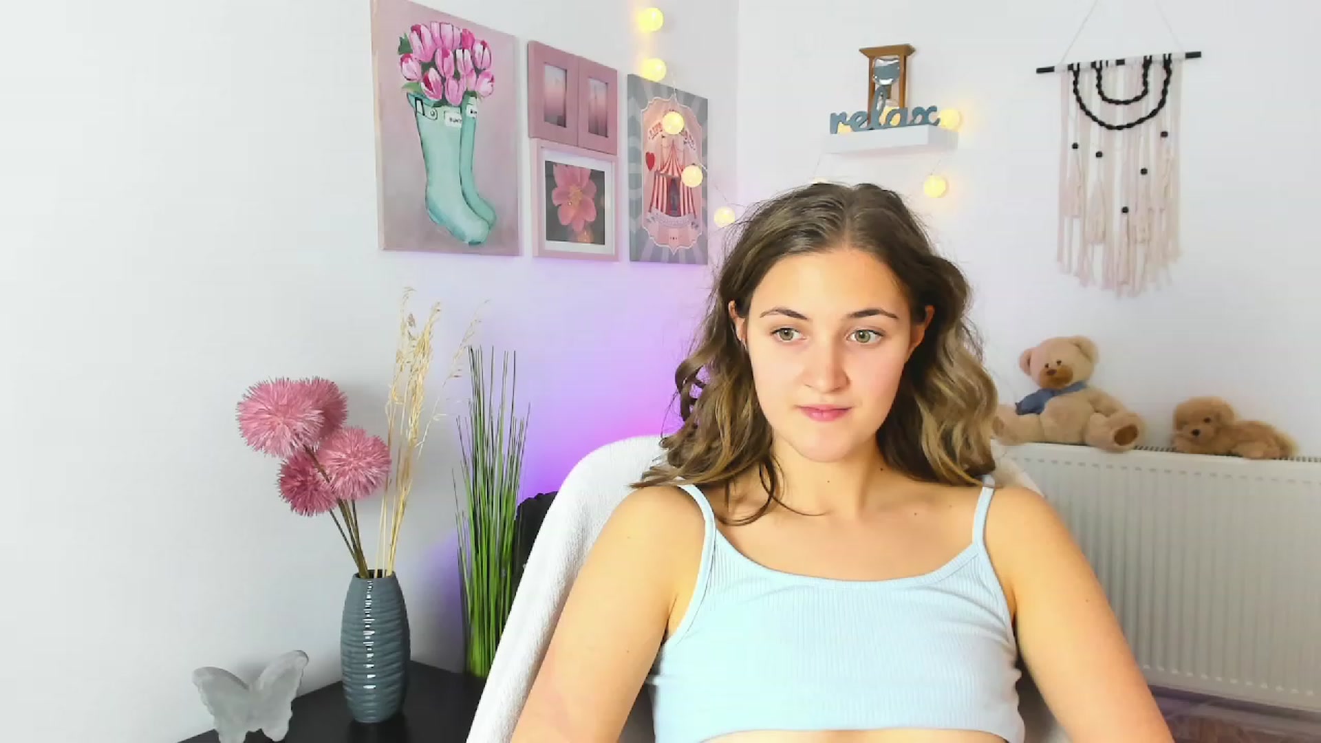 Gallery image thumbnail from Abbey_Grey's myfreecams stream on, 12/23/2022, 15:07 image 17 of 20