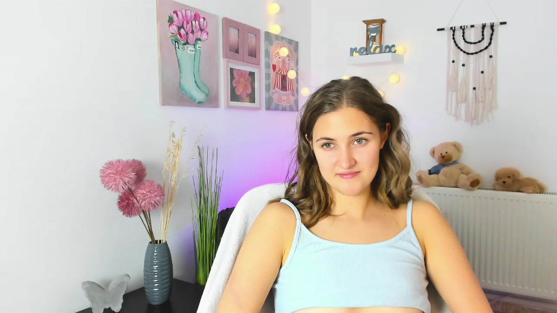 Gallery image thumbnail from Abbey_Grey's myfreecams stream on, 12/23/2022, 15:07 image 18 of 20