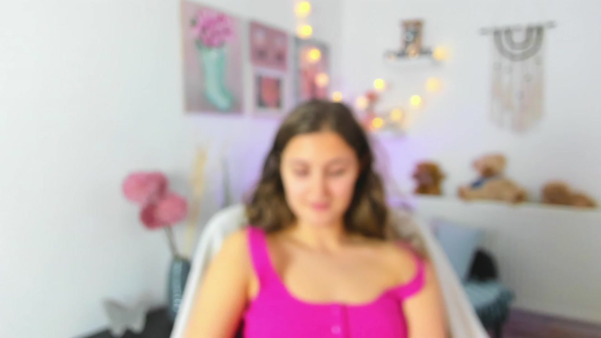 Gallery image thumbnail from Abbey_Grey's myfreecams stream on, 12/28/2022, 14:29 image 16 of 20