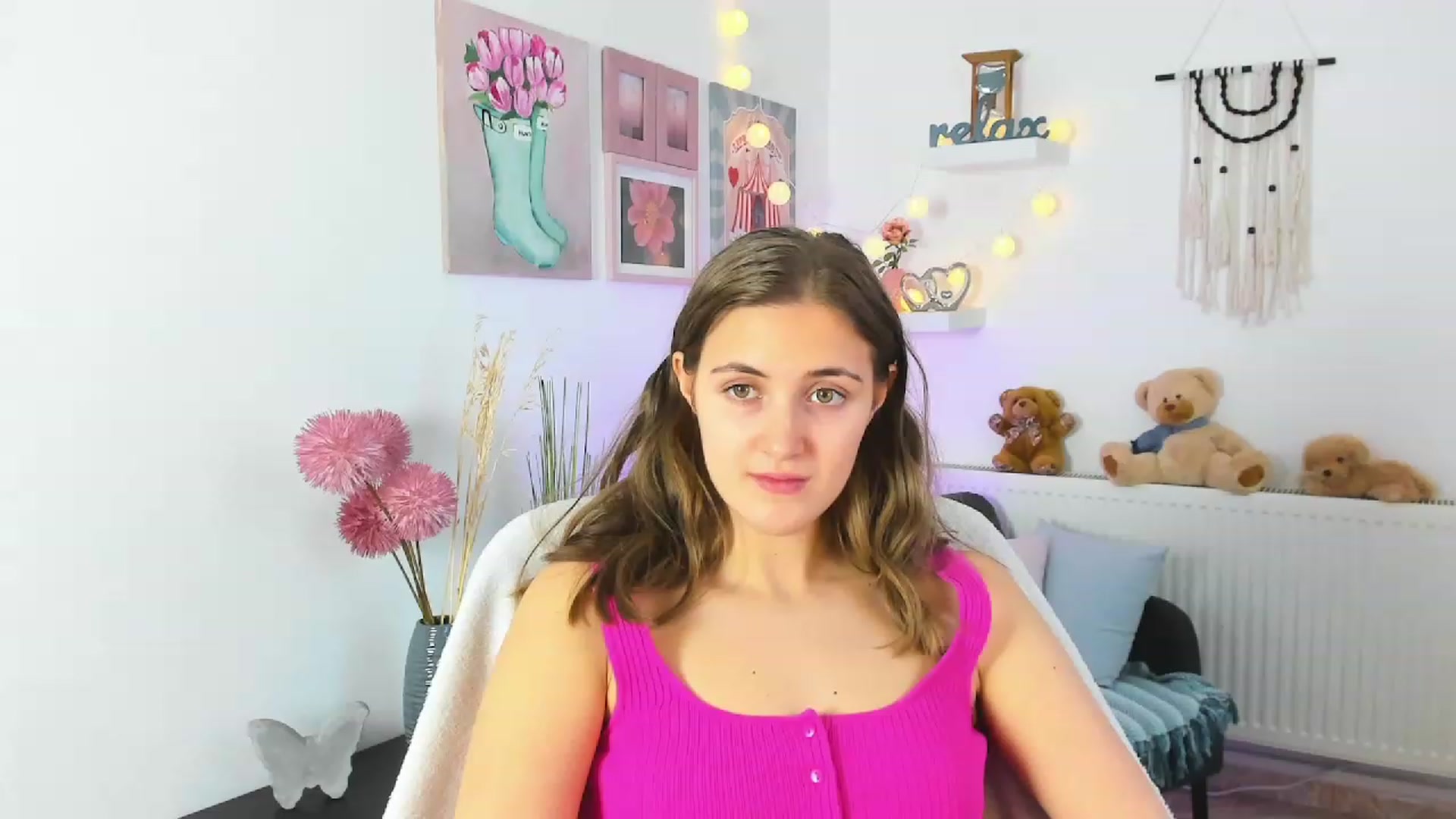 Gallery image thumbnail from Abbey_Grey's myfreecams stream on, 12/28/2022, 14:29 image 5 of 20