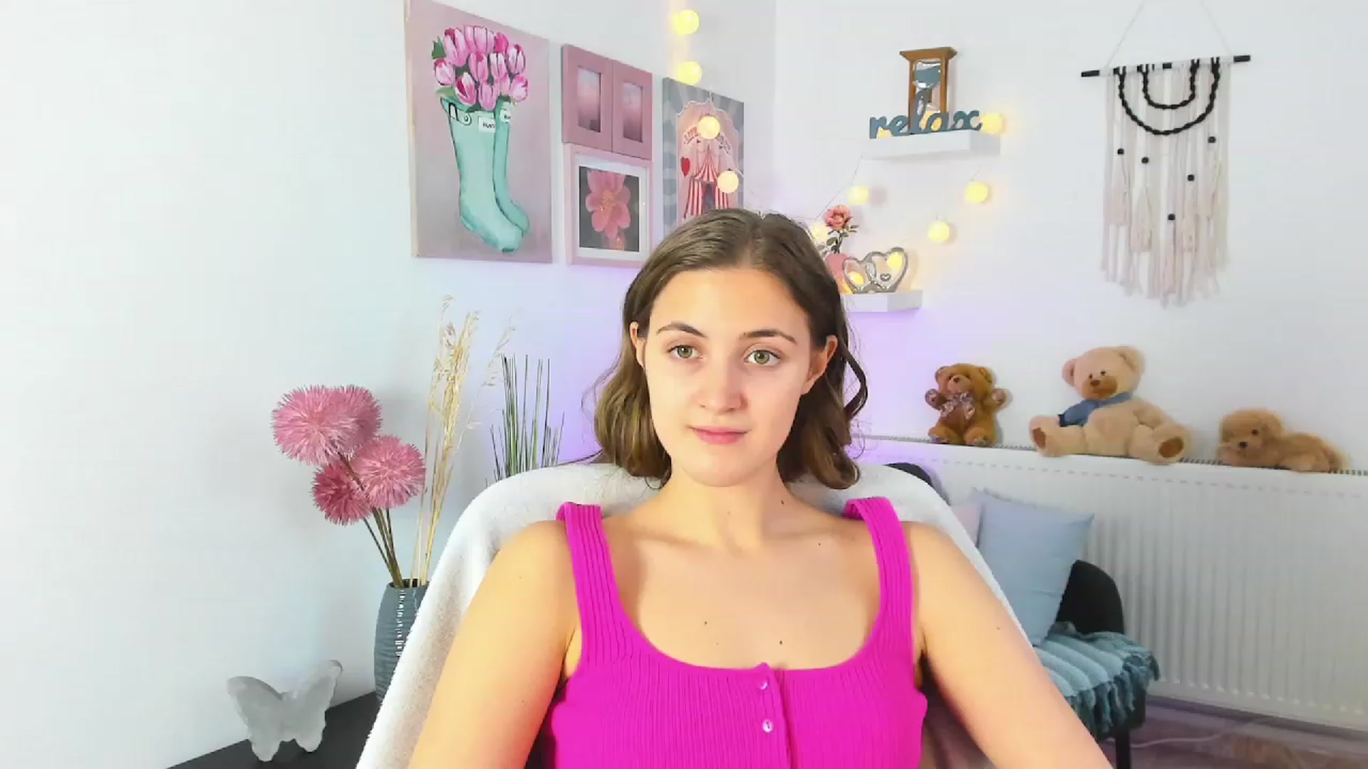 Gallery image thumbnail from Abbey_Grey's myfreecams stream on, 12/28/2022, 14:29 image 2 of 20