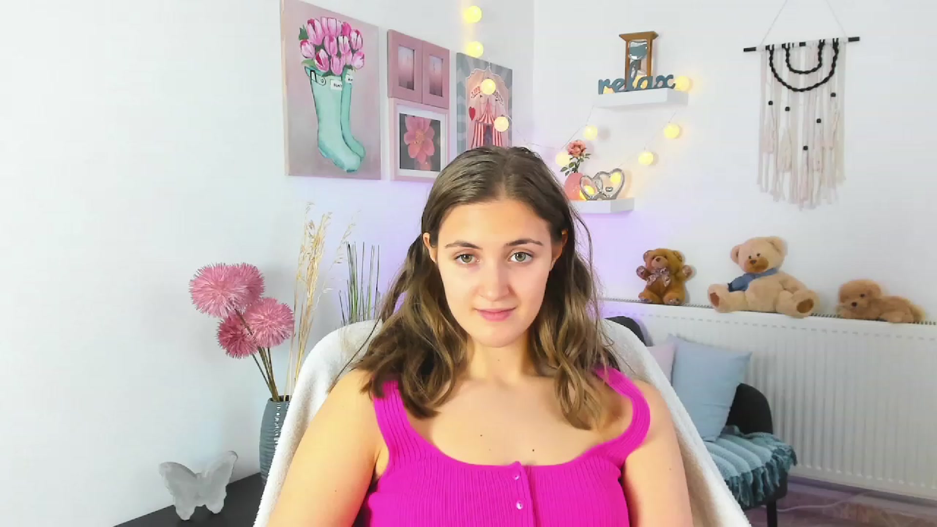 Gallery image thumbnail from Abbey_Grey's myfreecams stream on, 12/28/2022, 14:29 image 6 of 20