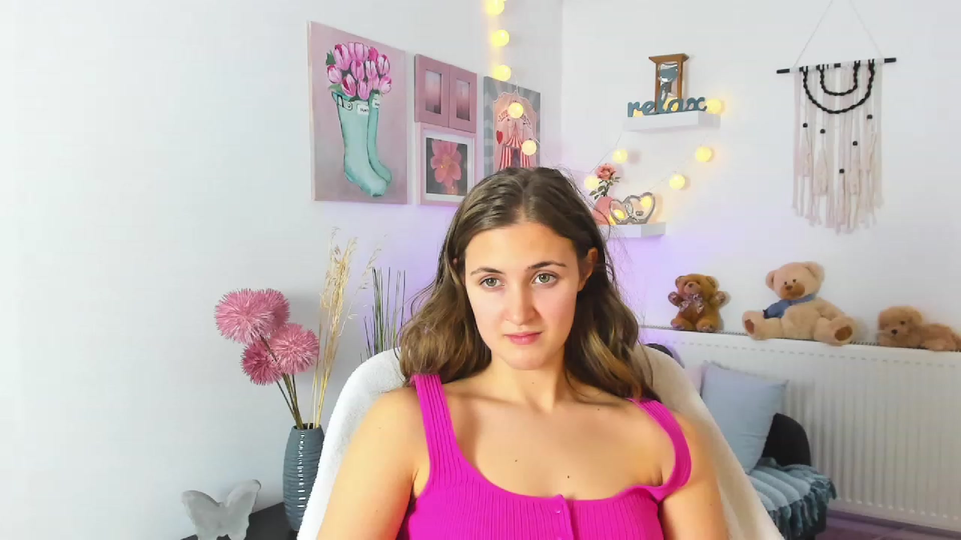 Gallery image thumbnail from Abbey_Grey's myfreecams stream on, 12/28/2022, 18:03 image 14 of 20