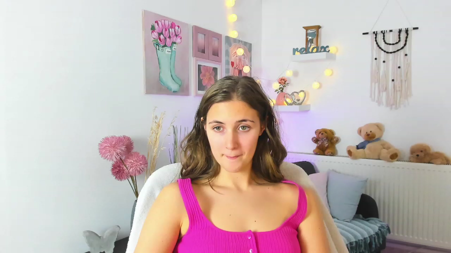 Gallery image thumbnail from Abbey_Grey's myfreecams stream on, 12/28/2022, 18:03 image 1 of 20