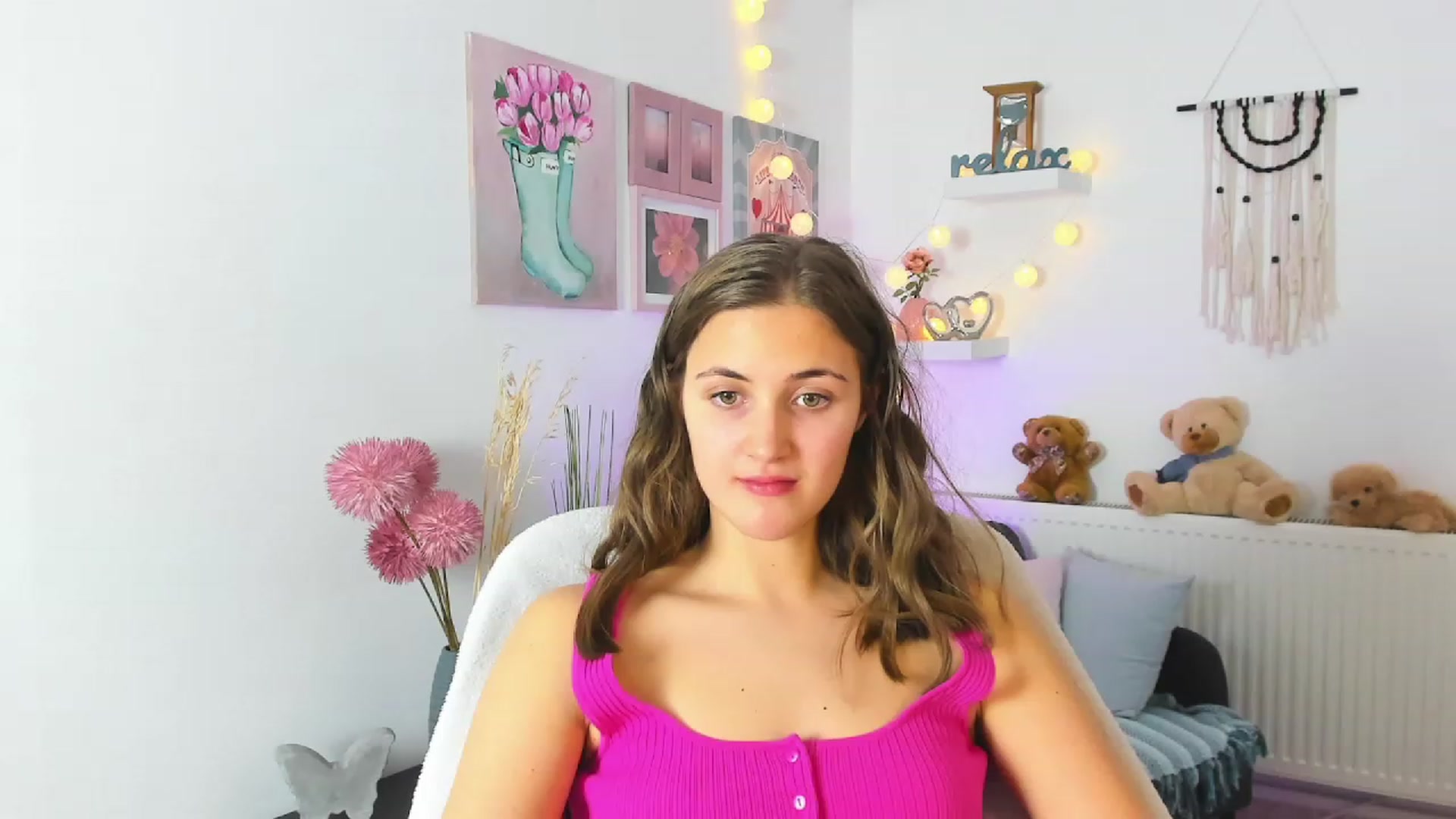 Gallery image thumbnail from Abbey_Grey's myfreecams stream on, 12/28/2022, 18:03 image 9 of 20
