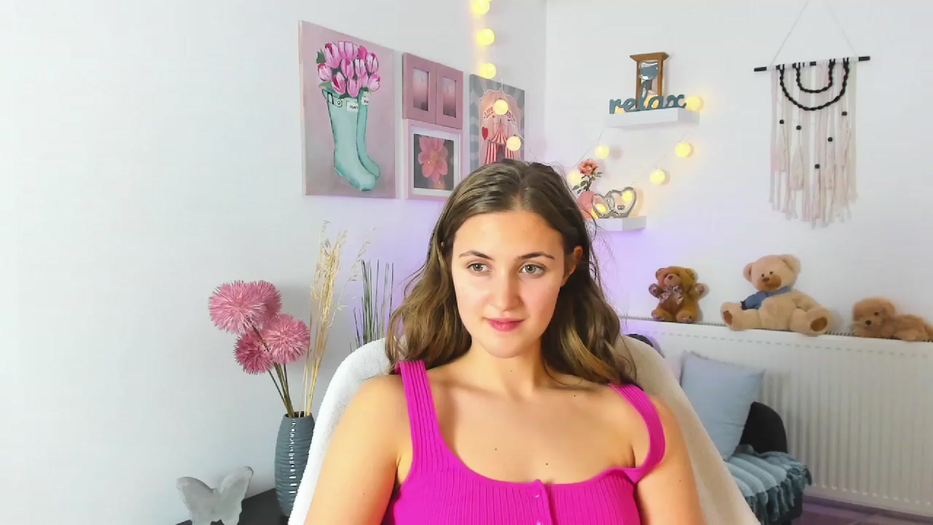 Gallery image thumbnail from Abbey_Grey's myfreecams stream on, 12/28/2022, 18:03 image 13 of 20