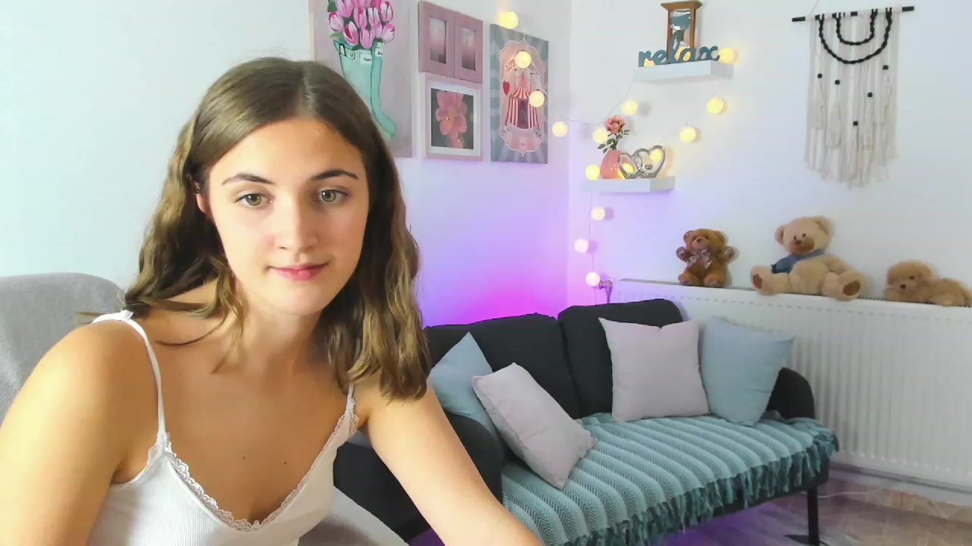 Gallery image thumbnail from Abbey_Grey's myfreecams stream on, 12/29/2022, 16:26 image 19 of 20