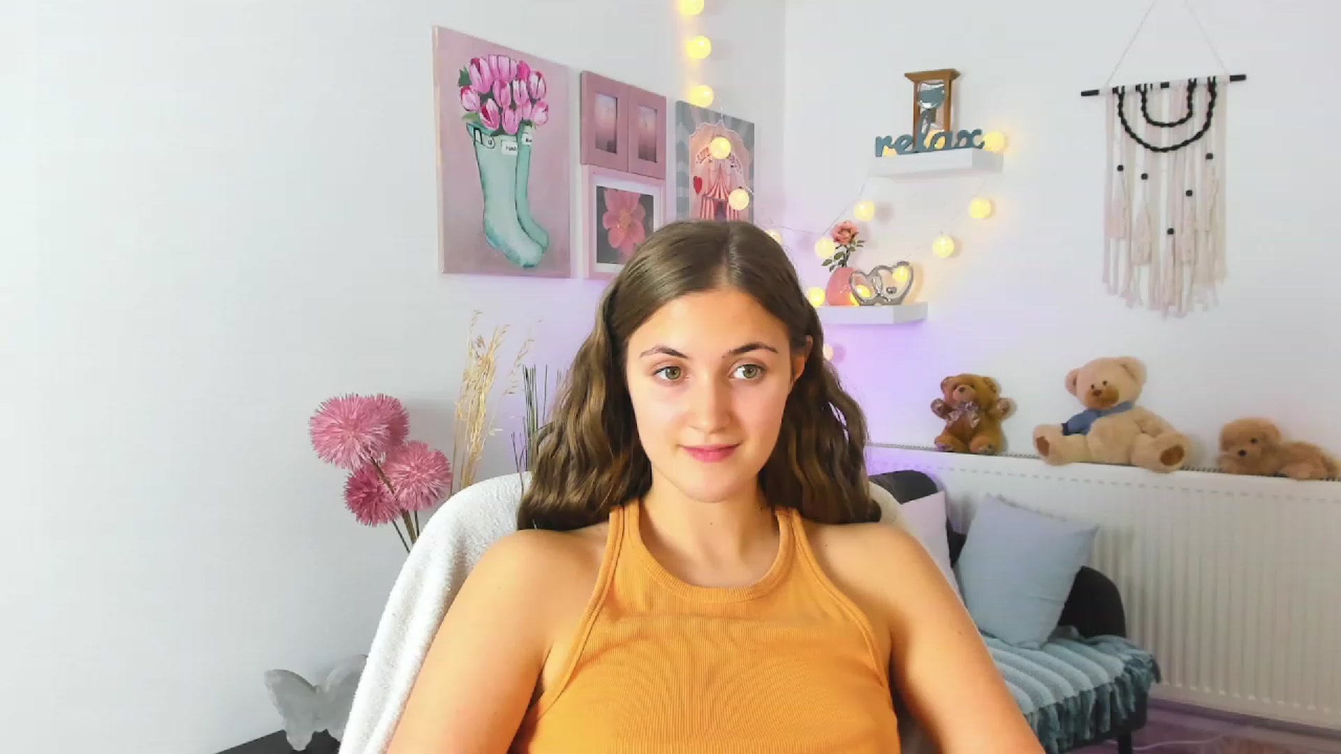 Gallery image thumbnail from Abbey_Grey's myfreecams stream on, 12/30/2022, 17:40 image 16 of 20