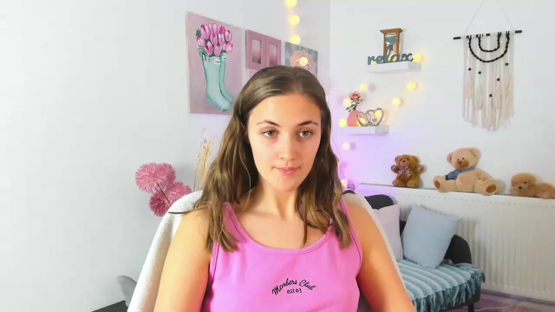Gallery image thumbnail from Abbey_Grey's myfreecams stream on, 01/03/2023, 14:18 image 10 of 20