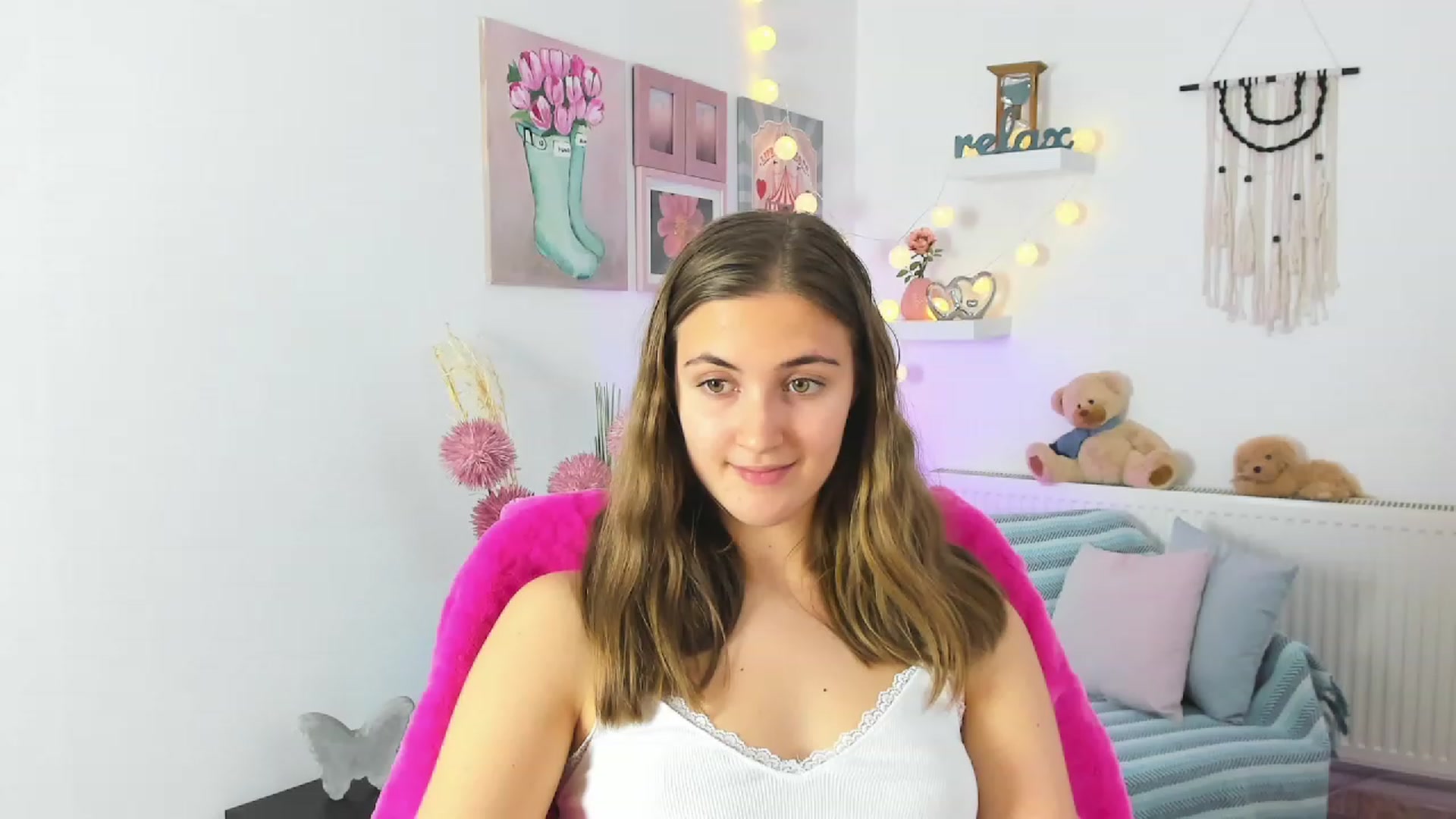 Gallery image thumbnail from Abbey_Grey's myfreecams stream on, 01/05/2023, 14:21 image 17 of 20