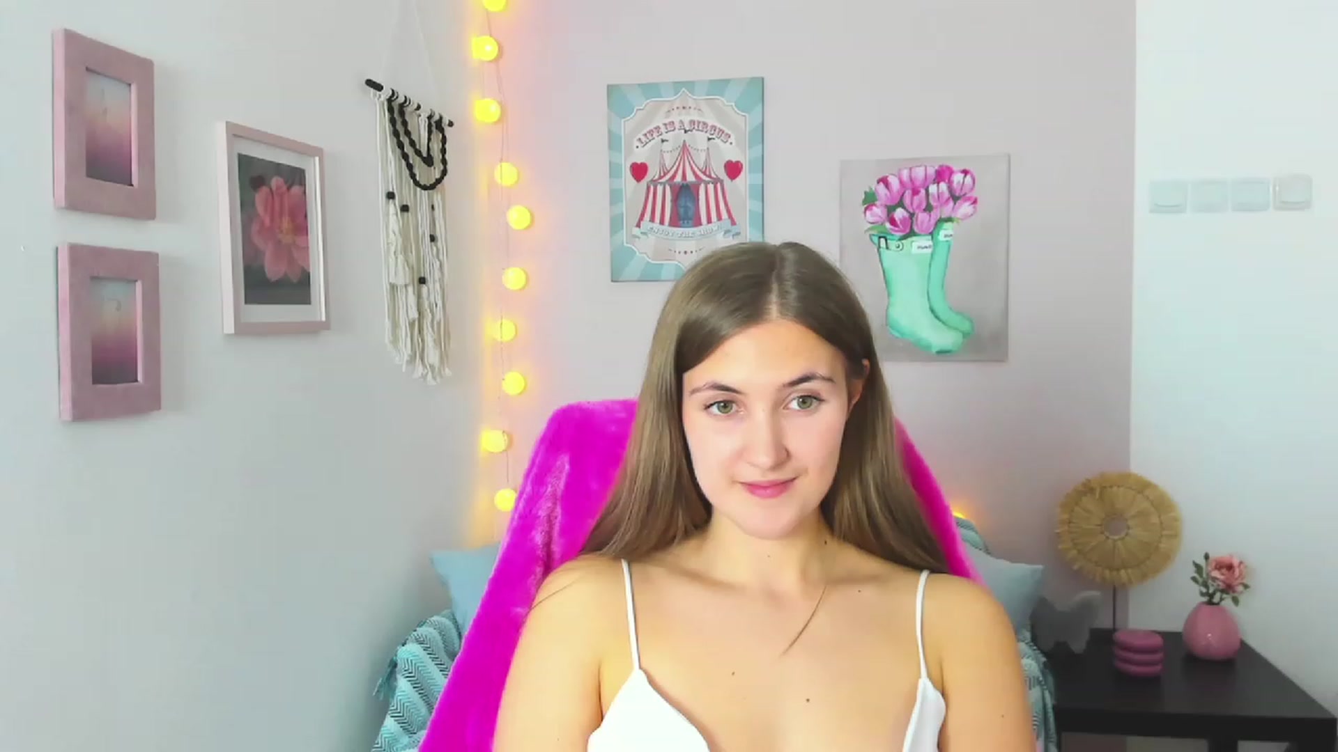 Gallery image thumbnail from Abbey_Grey's myfreecams stream on, 01/13/2023, 16:18 image 15 of 20