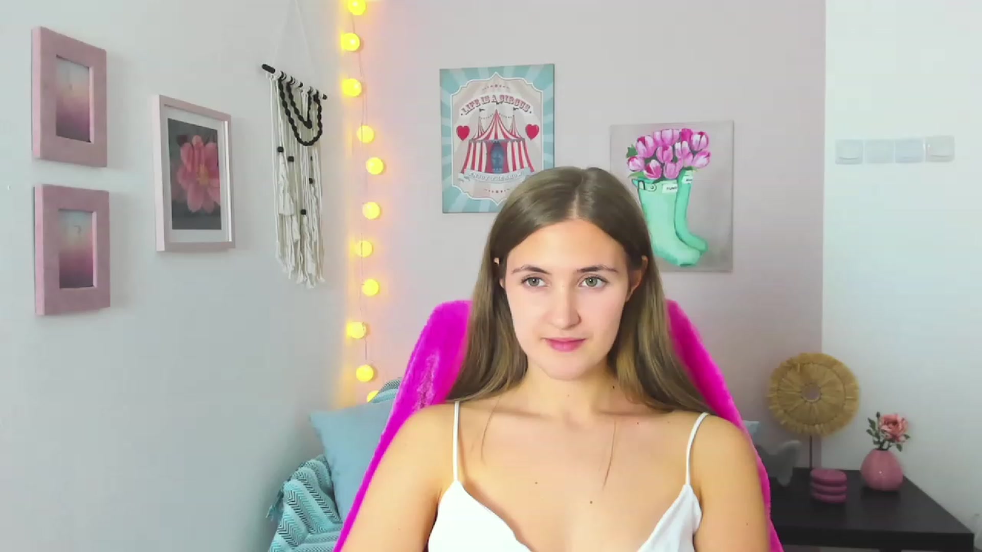 Gallery image thumbnail from Abbey_Grey's myfreecams stream on, 01/13/2023, 16:18 image 18 of 20