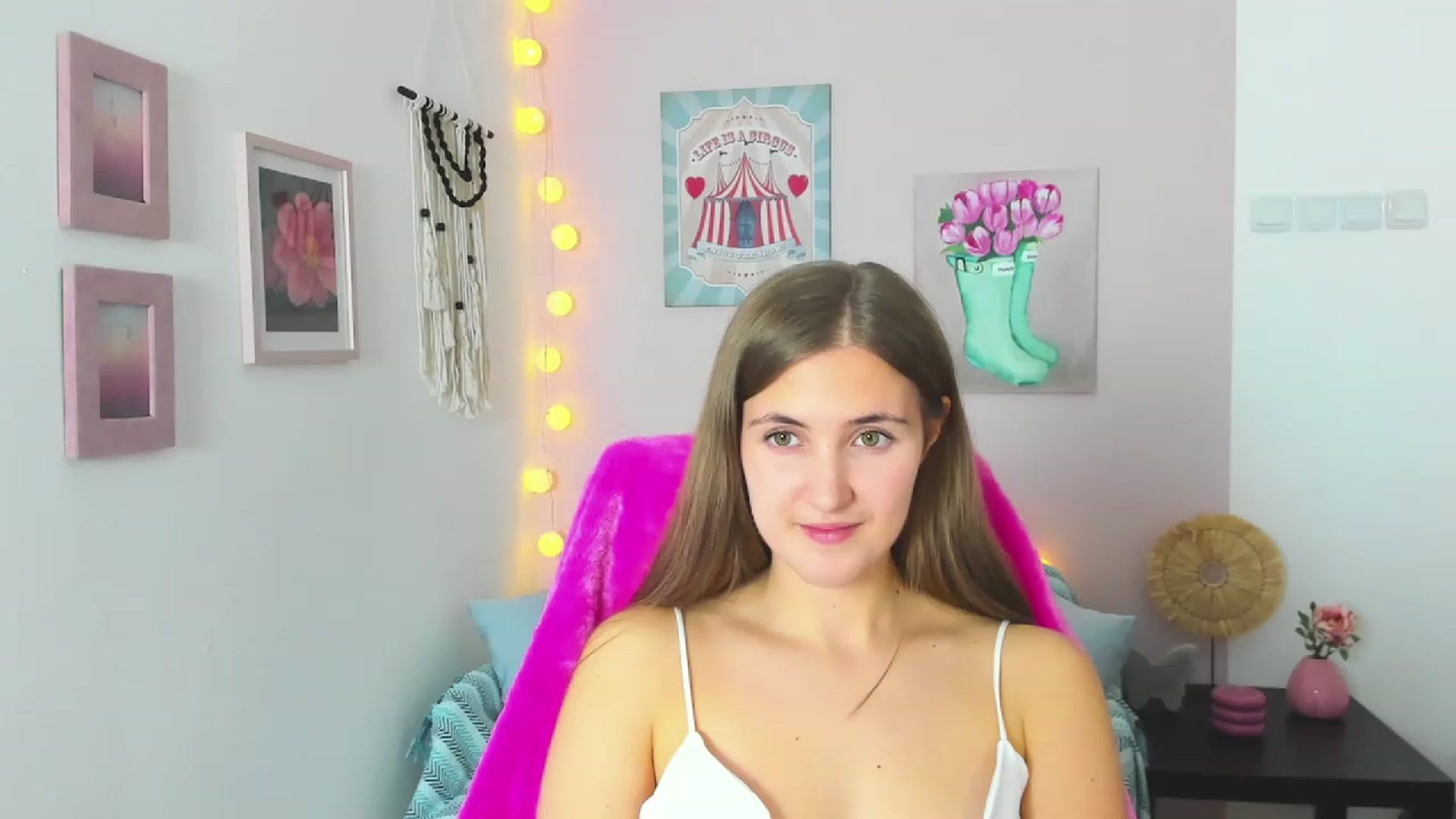 Gallery image thumbnail from Abbey_Grey's myfreecams stream on, 01/13/2023, 16:18 image 14 of 20