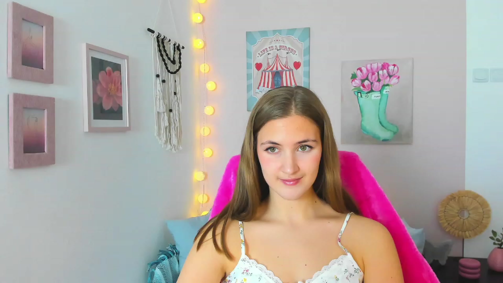 Gallery image thumbnail from Abbey_Grey's myfreecams stream on, 01/15/2023, 14:36 image 12 of 20