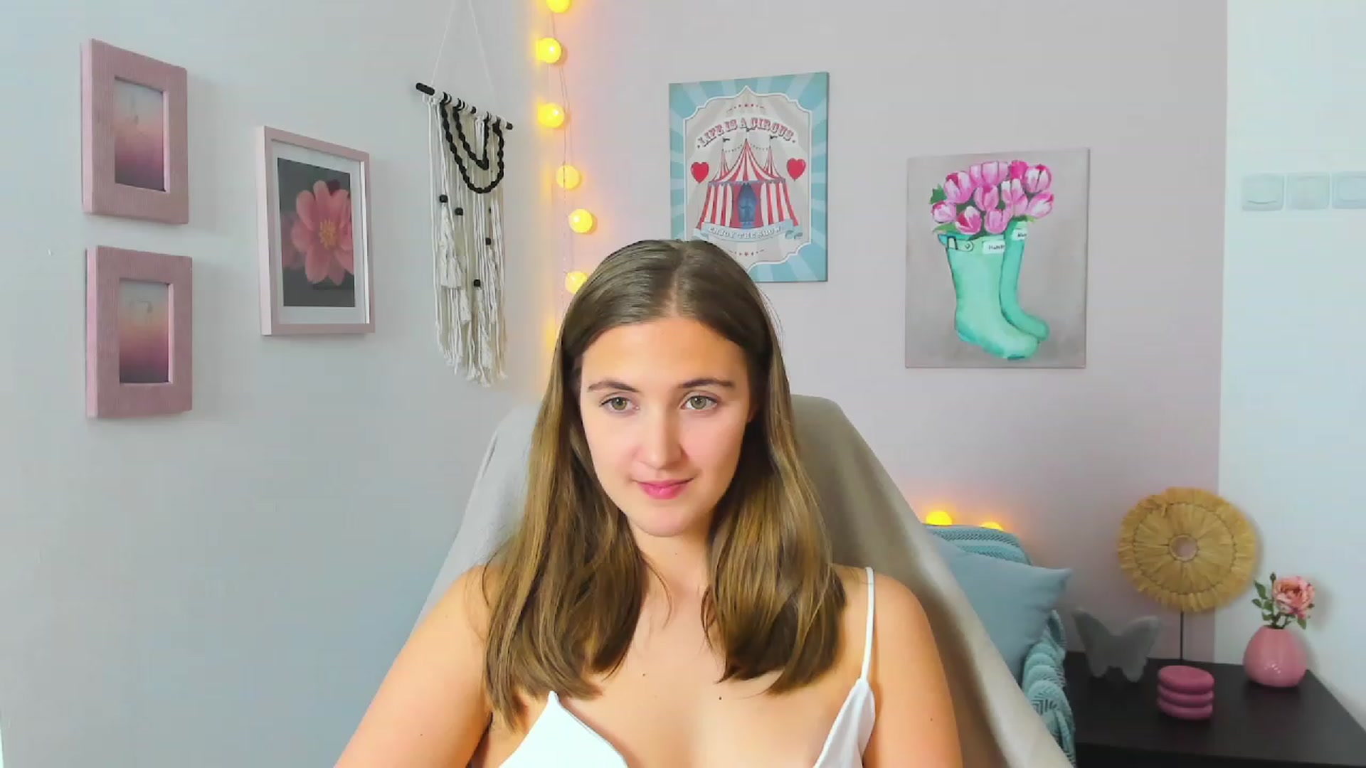 Gallery image thumbnail from Abbey_Grey's myfreecams stream on, 01/19/2023, 16:24 image 20 of 20