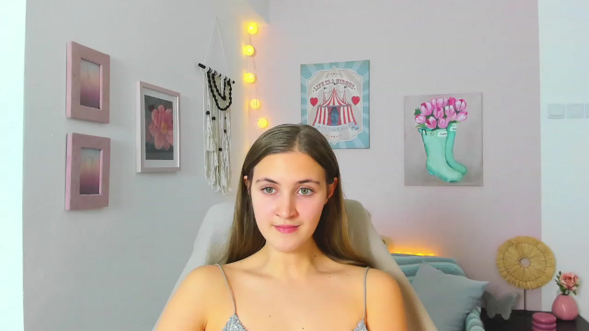 Gallery image thumbnail from Abbey_Grey's myfreecams stream on, 01/20/2023, 14:52 image 9 of 20