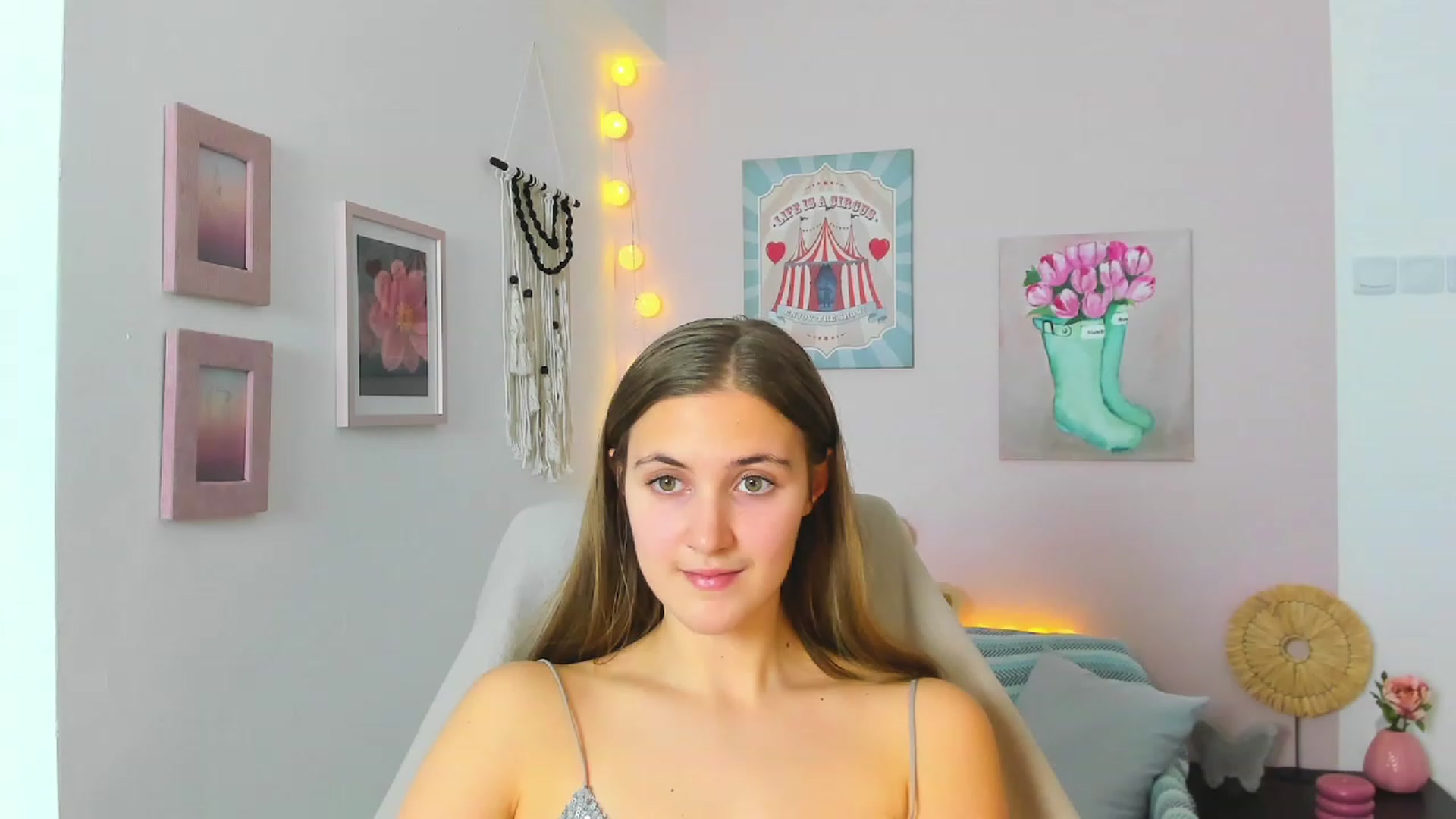 Gallery image thumbnail from Abbey_Grey's myfreecams stream on, 01/20/2023, 14:52 image 20 of 20