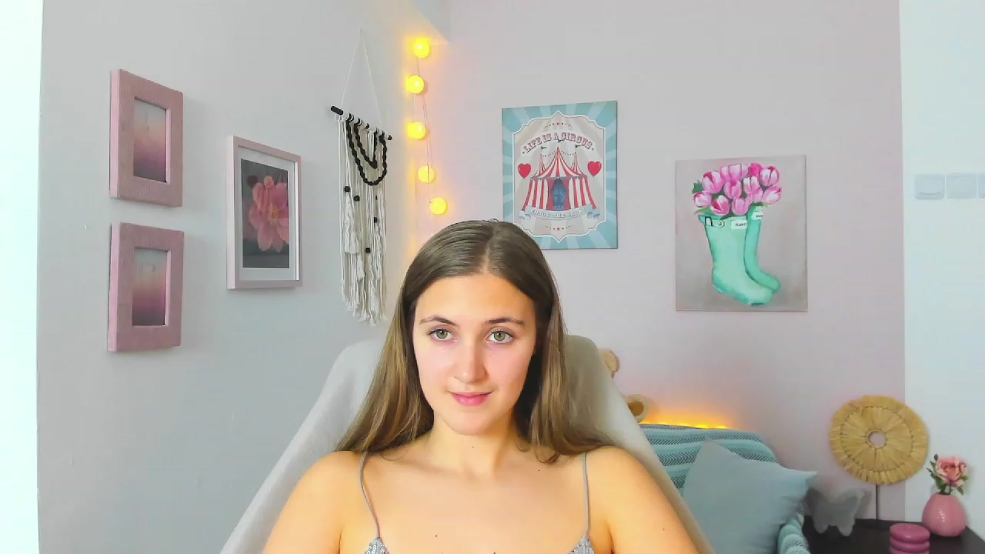 Gallery image thumbnail from Abbey_Grey's myfreecams stream on, 01/20/2023, 15:32 image 13 of 20