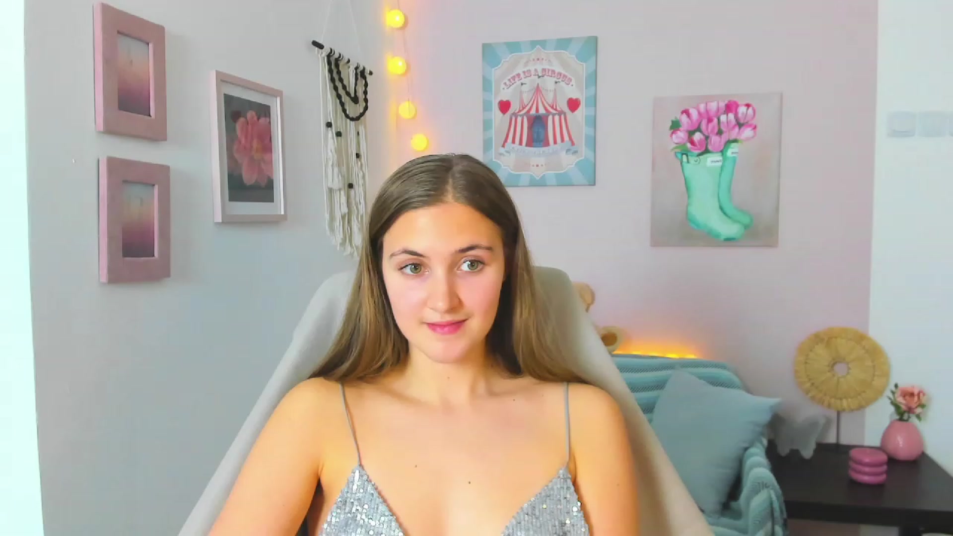 Gallery image thumbnail from Abbey_Grey's myfreecams stream on, 01/20/2023, 15:32 image 18 of 20