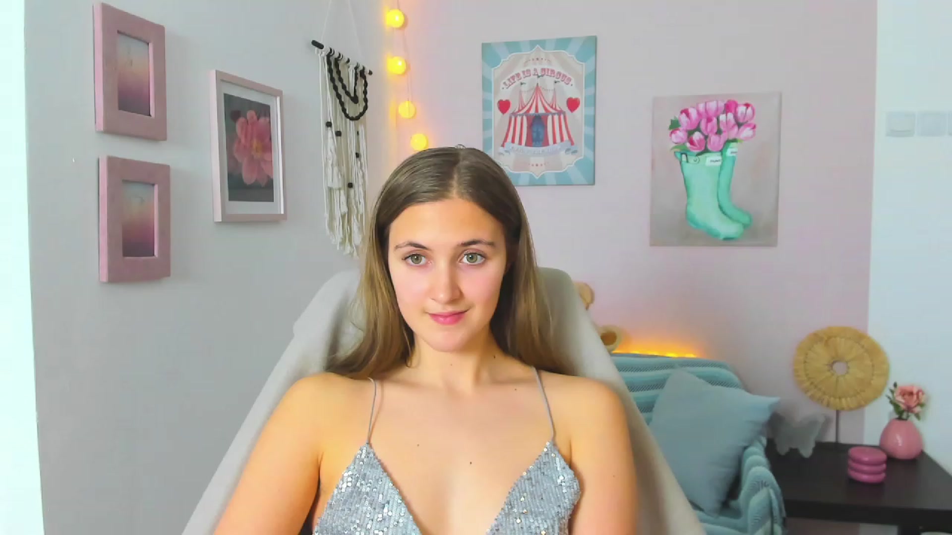 Gallery image thumbnail from Abbey_Grey's myfreecams stream on, 01/20/2023, 16:13 image 3 of 20