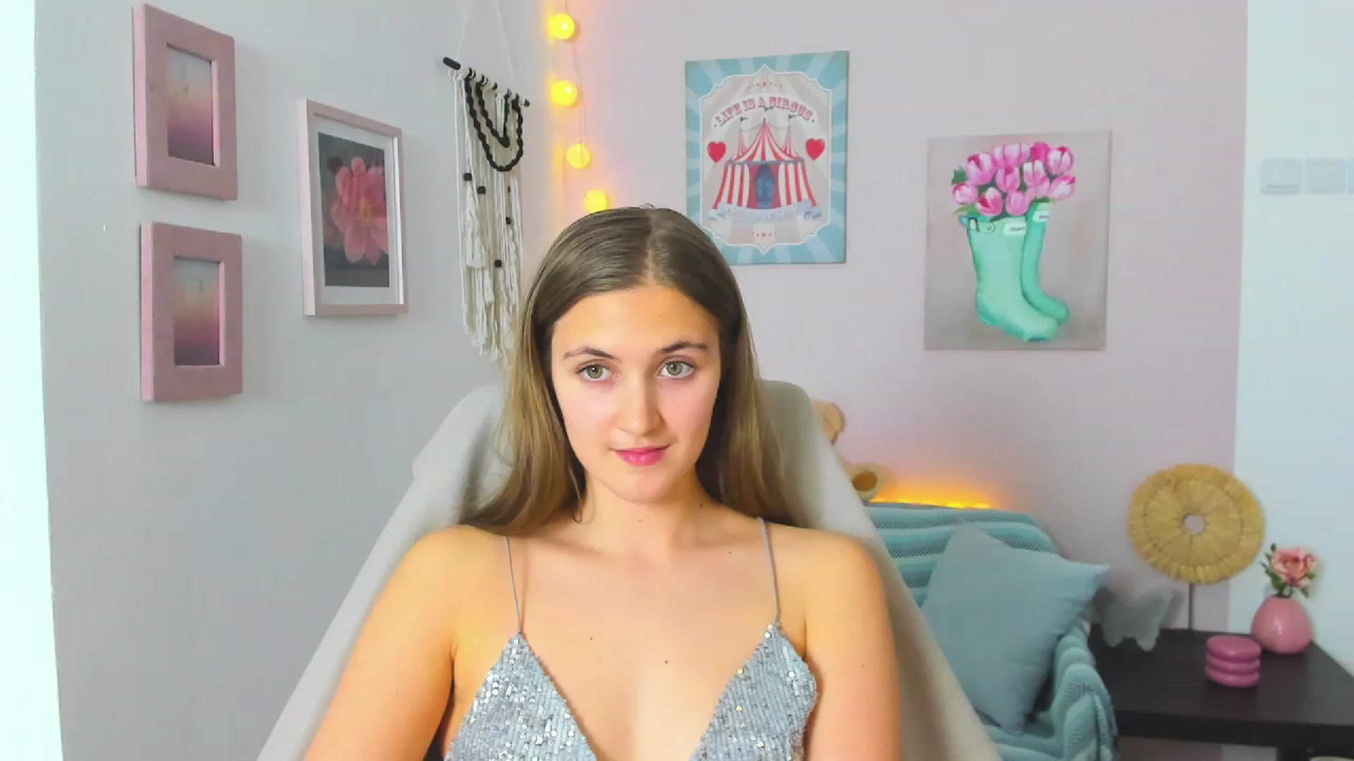Gallery image thumbnail from Abbey_Grey's myfreecams stream on, 01/20/2023, 16:13 image 2 of 20