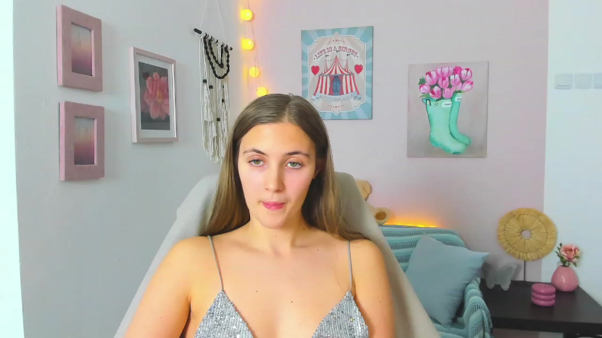 Gallery image thumbnail from Abbey_Grey's myfreecams stream on, 01/20/2023, 16:13 image 12 of 20