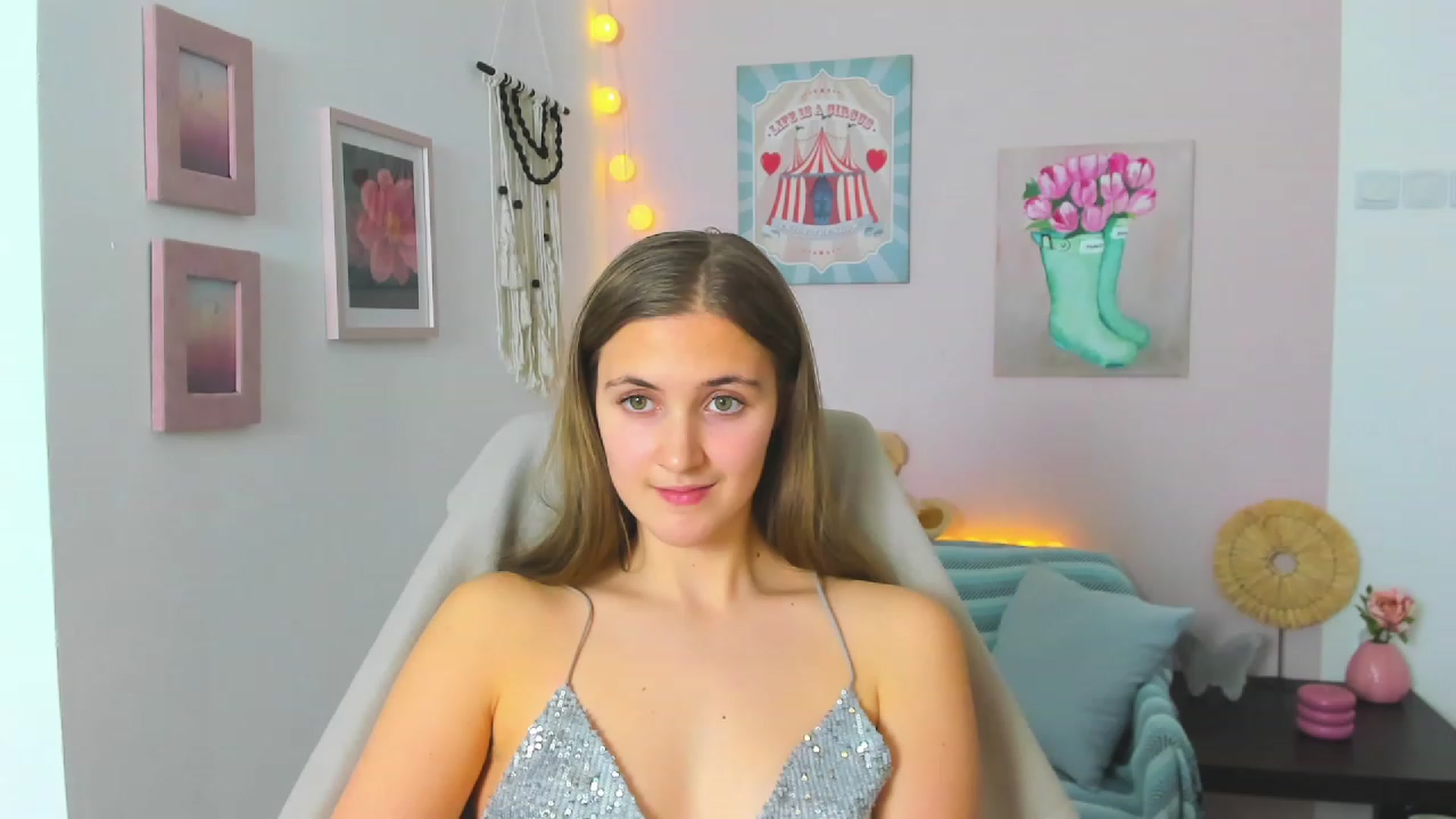 Gallery image thumbnail from Abbey_Grey's myfreecams stream on, 01/20/2023, 16:13 image 4 of 20