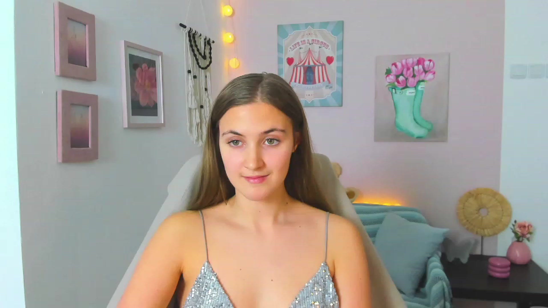 Gallery image thumbnail from Abbey_Grey's myfreecams stream on, 01/20/2023, 16:13 image 1 of 20