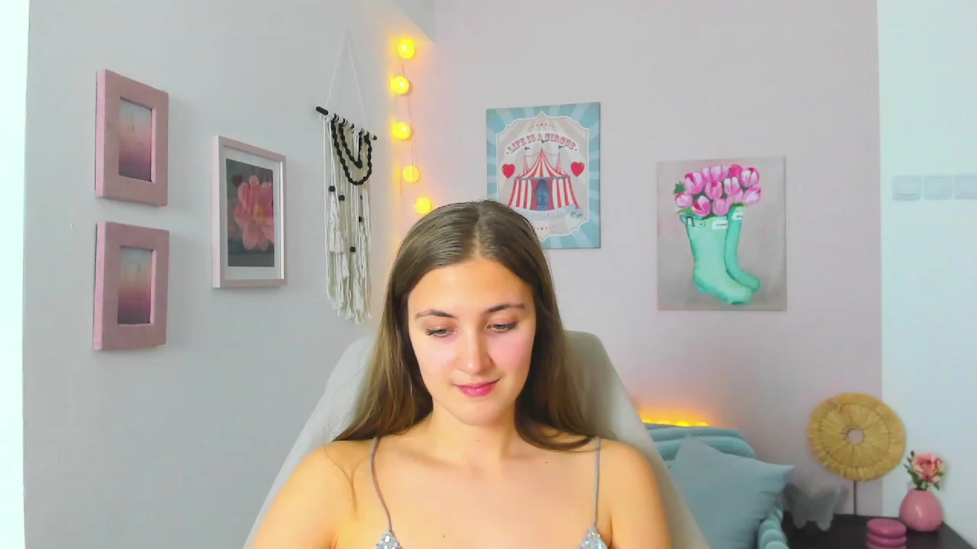 Gallery image thumbnail from Abbey_Grey's myfreecams stream on, 01/20/2023, 18:25 image 5 of 20
