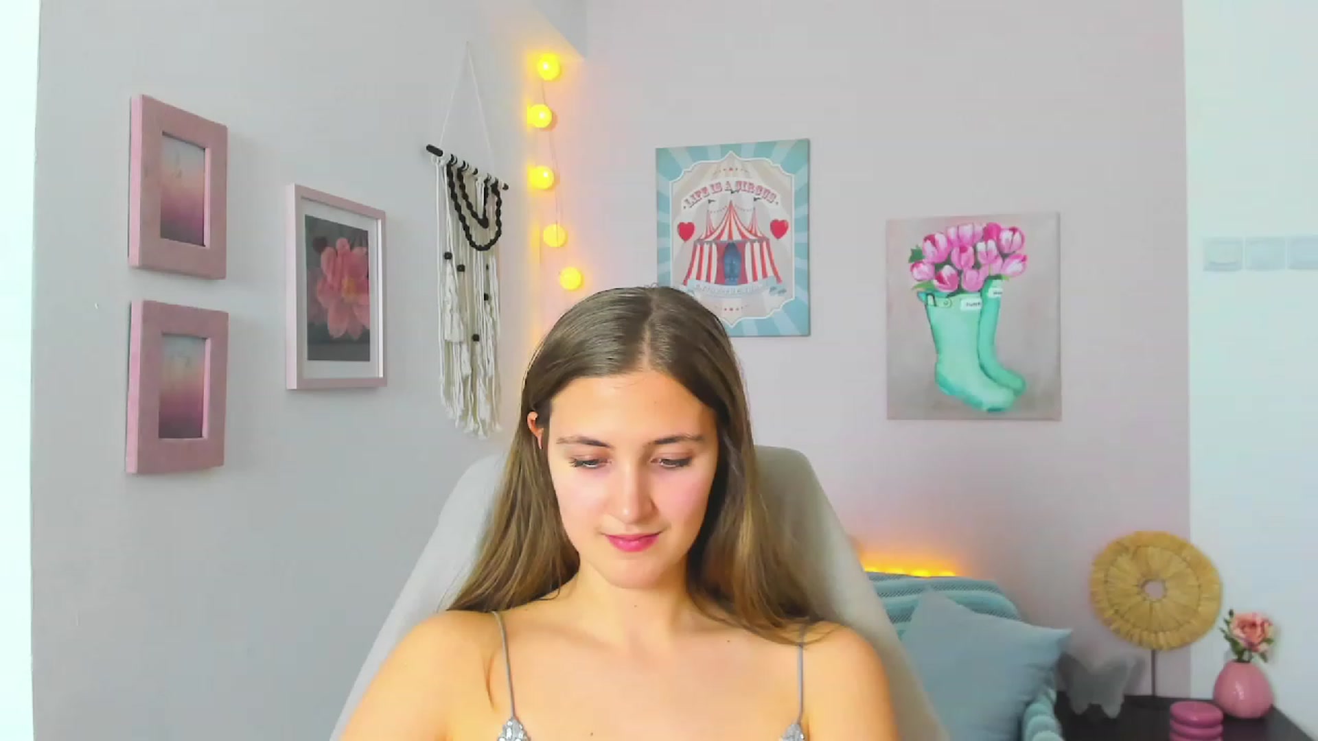 Gallery image thumbnail from Abbey_Grey's myfreecams stream on, 01/20/2023, 18:25 image 9 of 20
