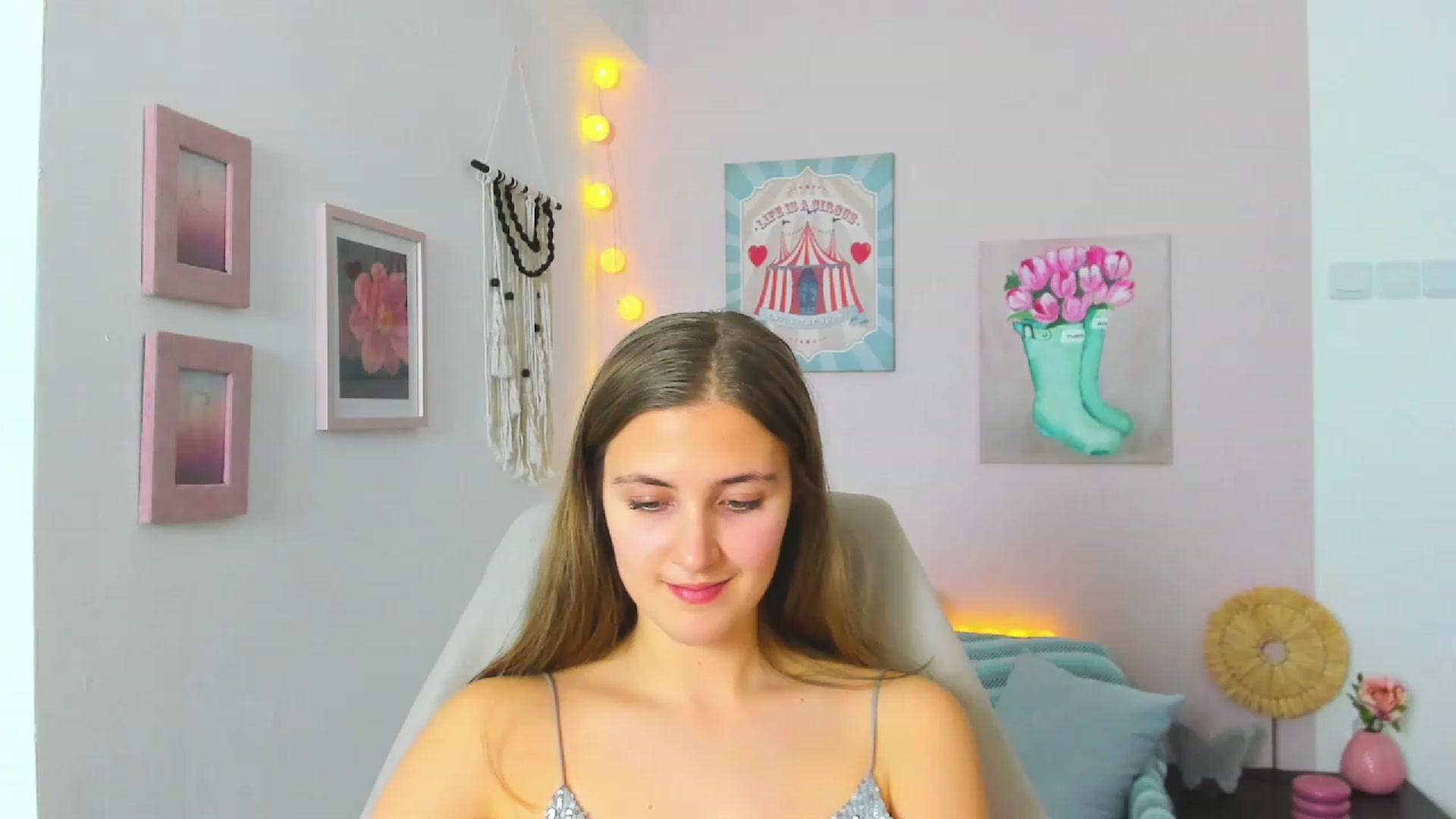 Gallery image thumbnail from Abbey_Grey's myfreecams stream on, 01/20/2023, 18:25 image 6 of 20