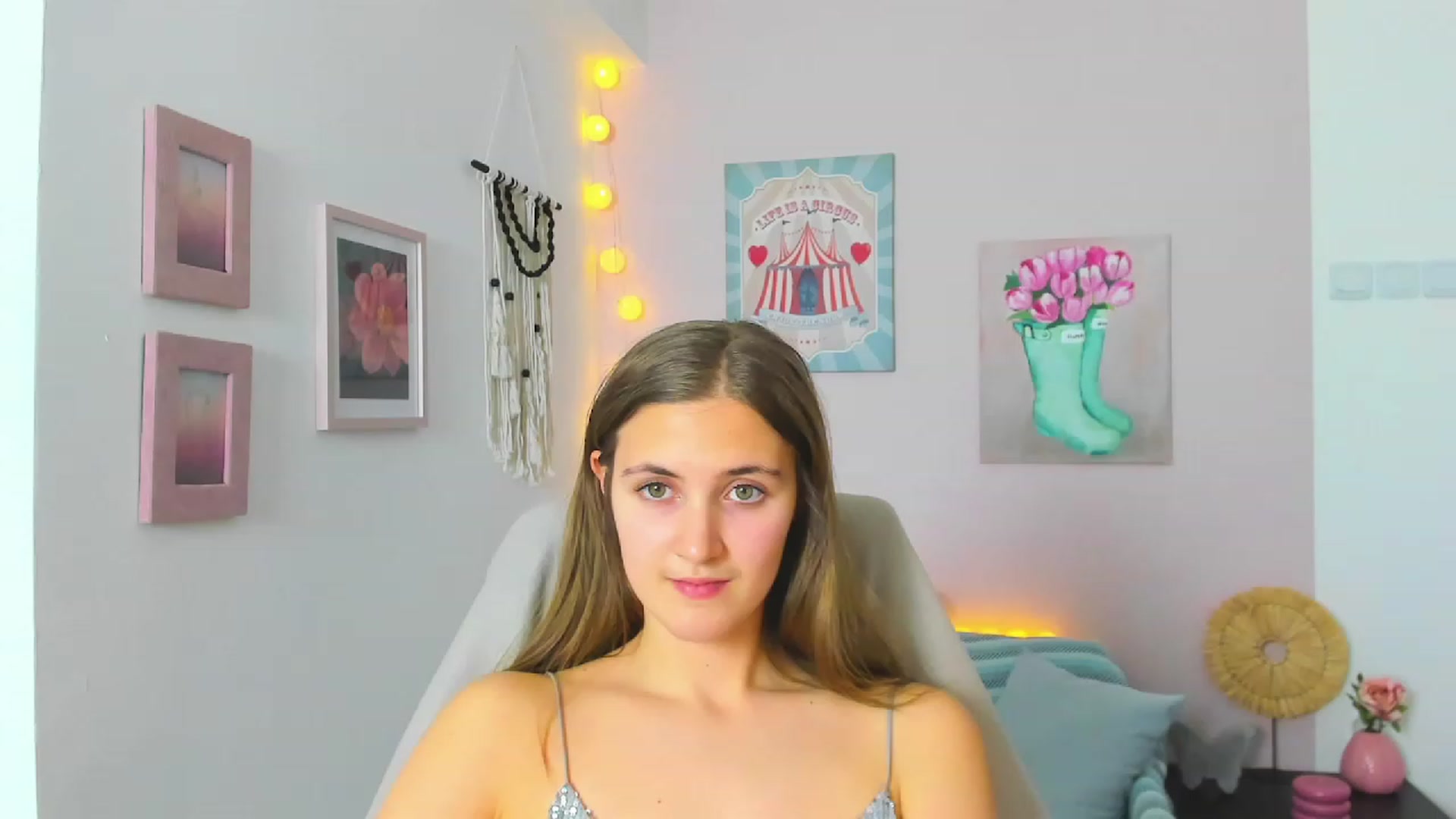 Gallery image thumbnail from Abbey_Grey's myfreecams stream on, 01/20/2023, 18:25 image 8 of 20