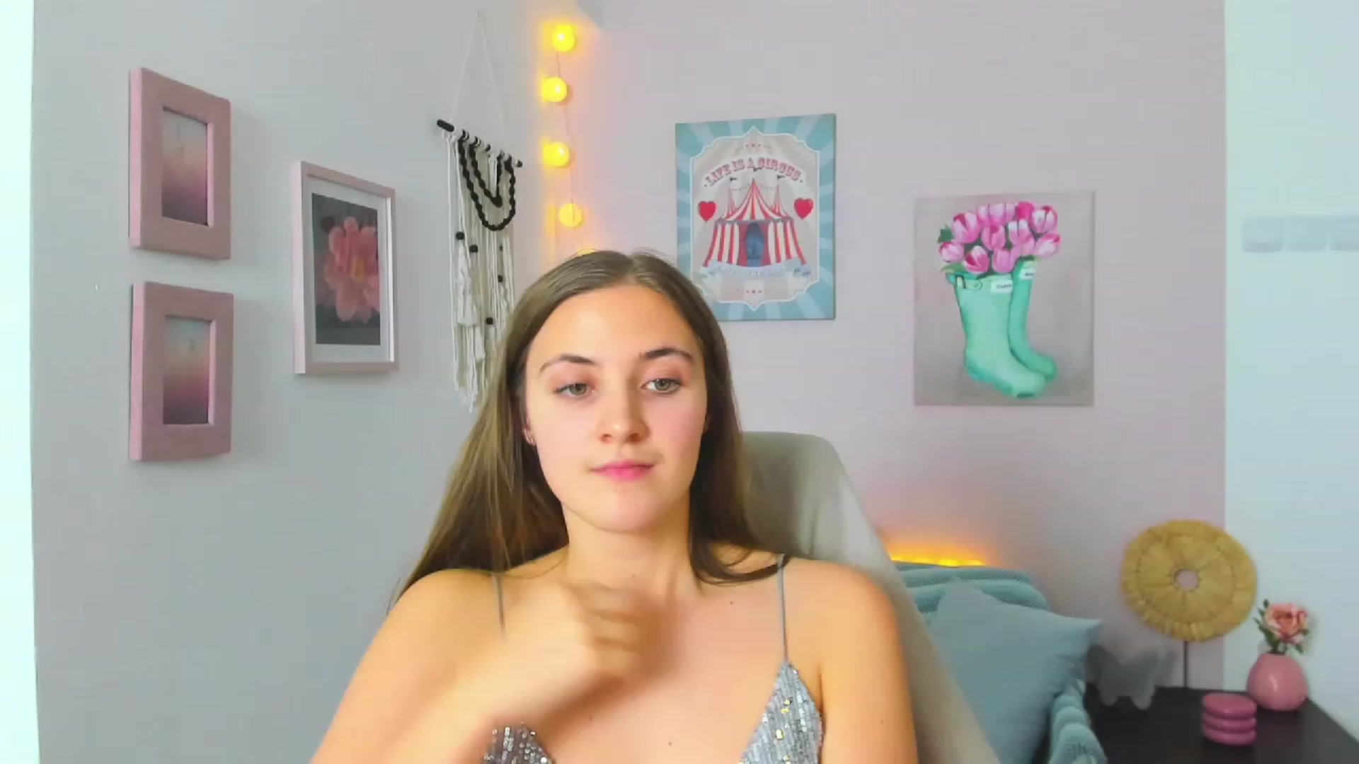 Gallery image thumbnail from Abbey_Grey's myfreecams stream on, 01/20/2023, 18:25 image 3 of 20