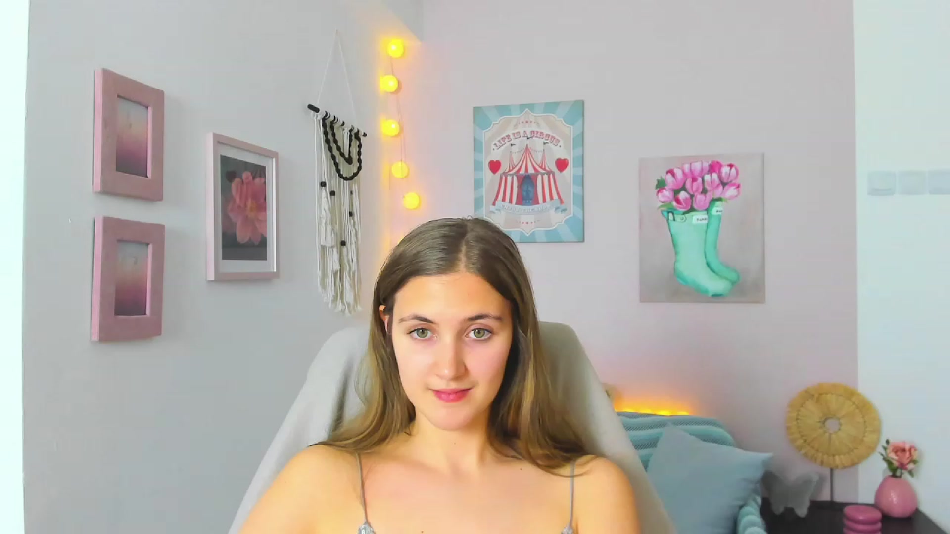 Gallery image thumbnail from Abbey_Grey's myfreecams stream on, 01/20/2023, 18:25 image 18 of 20