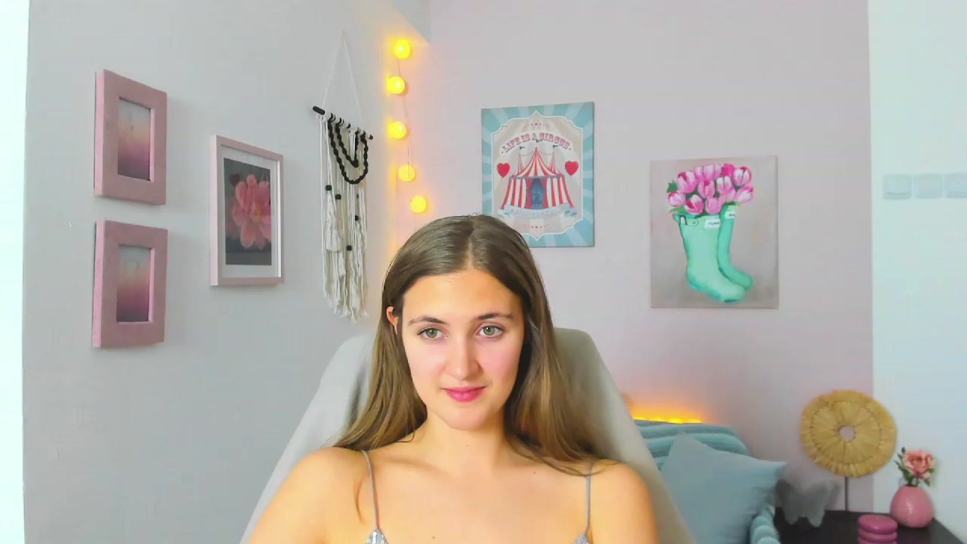 Gallery image thumbnail from Abbey_Grey's myfreecams stream on, 01/20/2023, 18:25 image 10 of 20