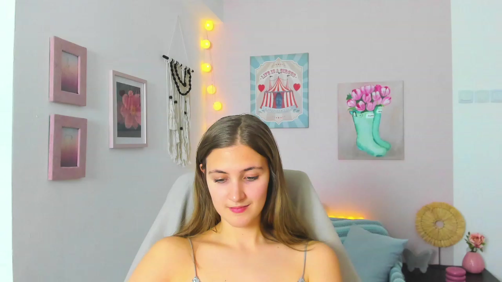 Gallery image thumbnail from Abbey_Grey's myfreecams stream on, 01/20/2023, 18:25 image 15 of 20