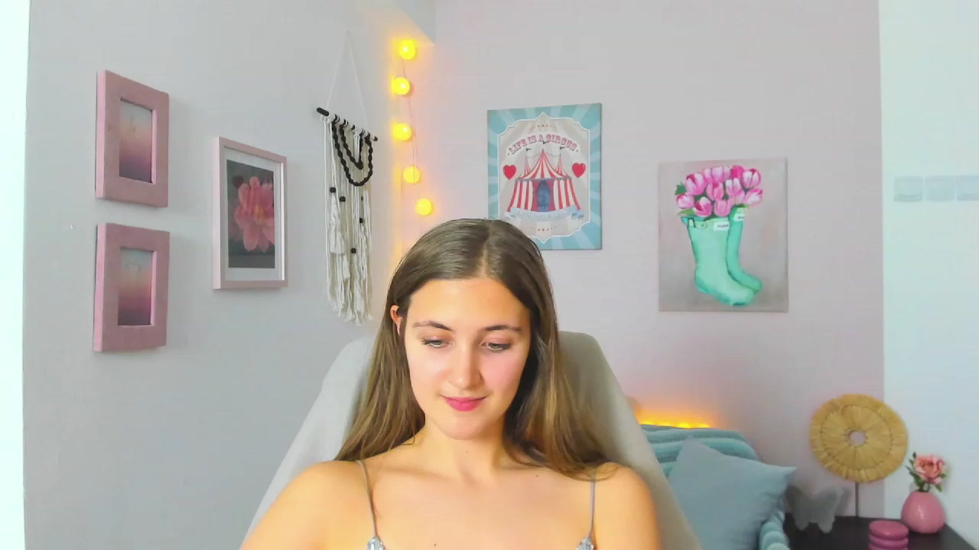 Gallery image thumbnail from Abbey_Grey's myfreecams stream on, 01/20/2023, 18:25 image 12 of 20