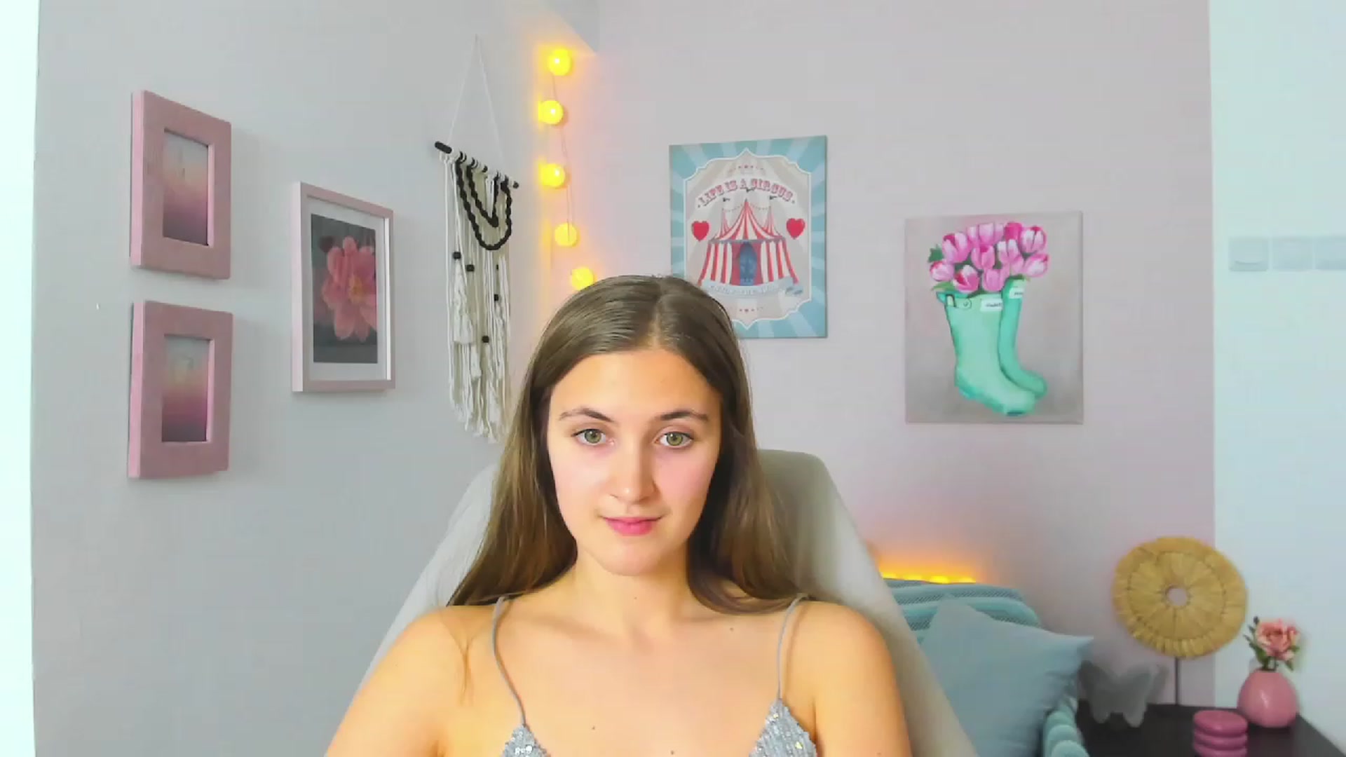 Gallery image thumbnail from Abbey_Grey's myfreecams stream on, 01/20/2023, 18:25 image 4 of 20