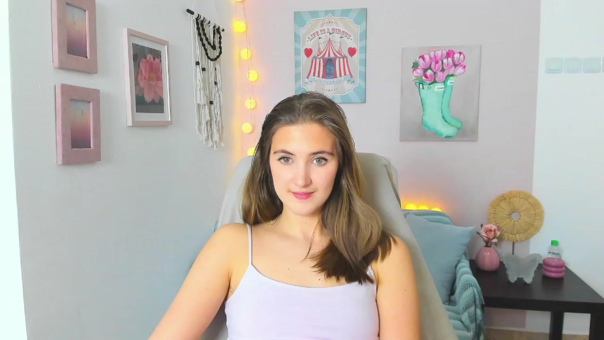 Gallery image thumbnail from Abbey_Grey's myfreecams stream on, 01/21/2023, 17:35 image 8 of 20