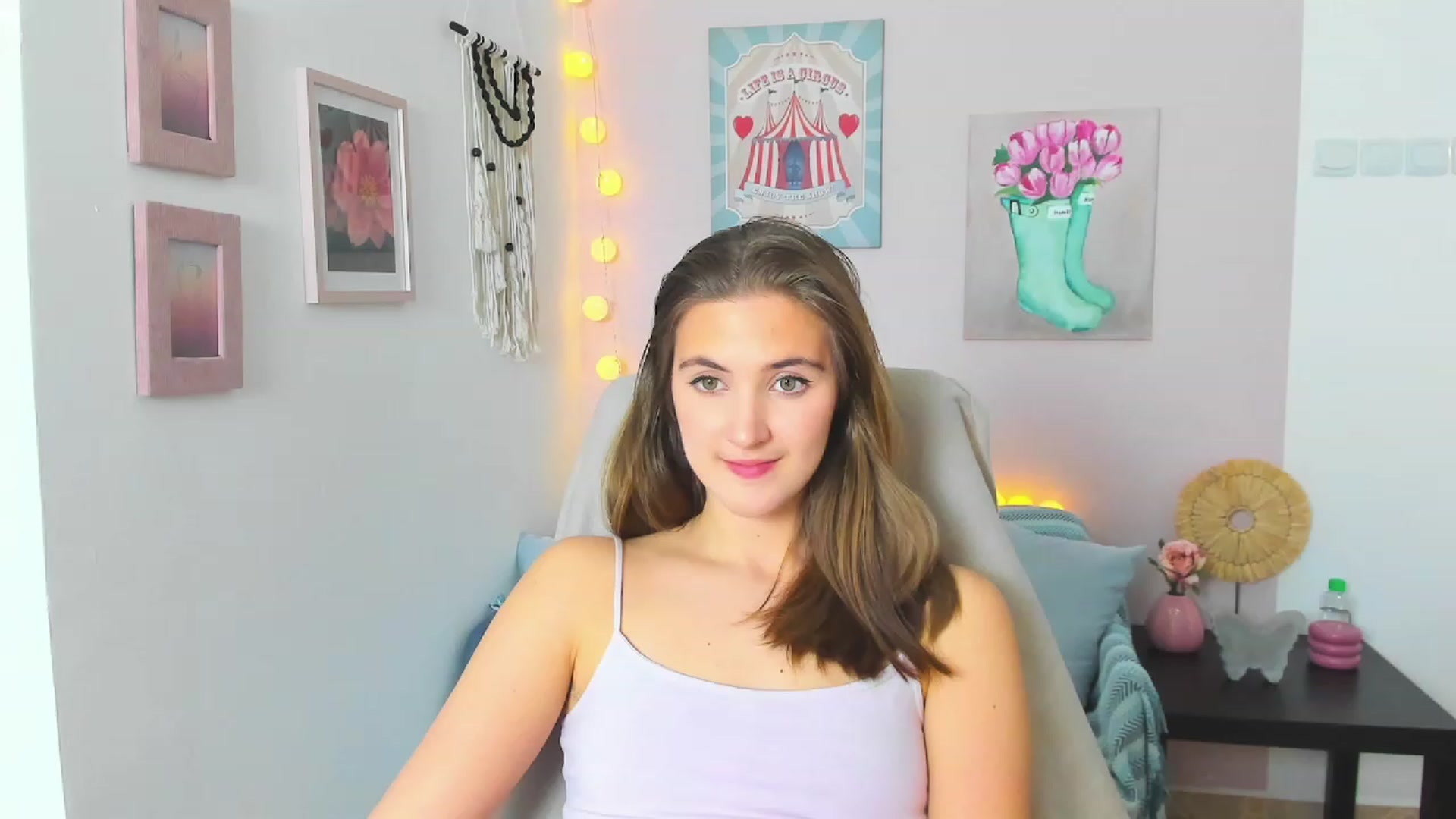 Gallery image thumbnail from Abbey_Grey's myfreecams stream on, 01/21/2023, 17:35 image 6 of 20